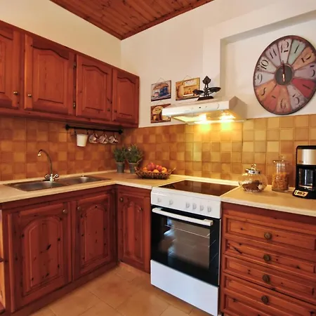 La Nonna Efrosini Apartman *